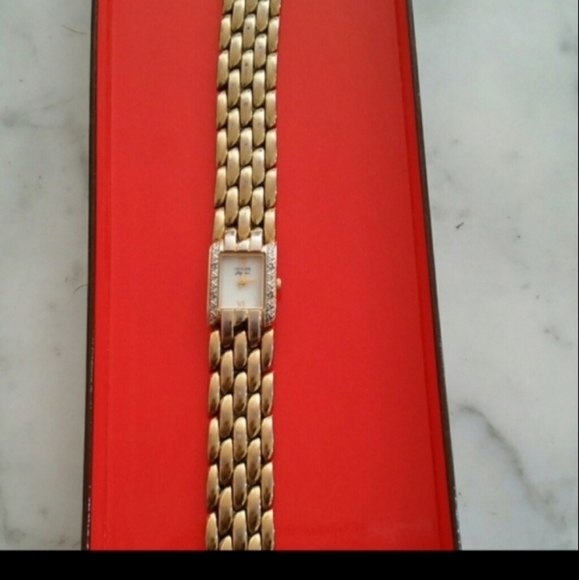 Classic citizens watch with Diamond bezel on the s - Picture 4 of 4